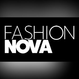 Fashion Nova, Women’s S, Pale Blue Crewneck Sweatshirt